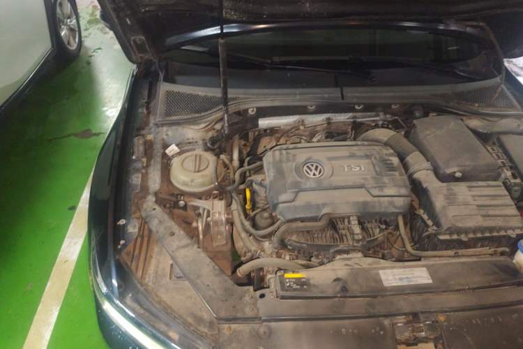 Used Volkswagen Magotan 2017 330TSI DSG Leading Model Engine Bay Right