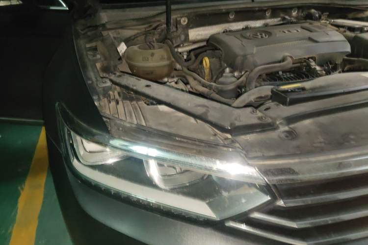Used Volkswagen Magotan 2017 330TSI DSG Luxury Model Engine Bay Right