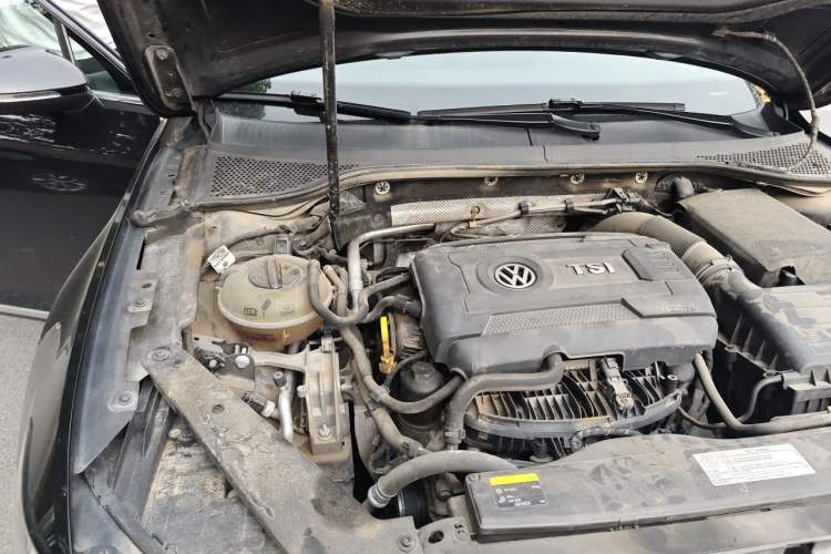 Used Volkswagen Magotan 2017 330TSI DSG Leading Model Engine Bay Right