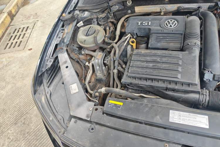 Used Volkswagen Magotan 2017 280TSI DSG Leading Edition Engine Bay Right