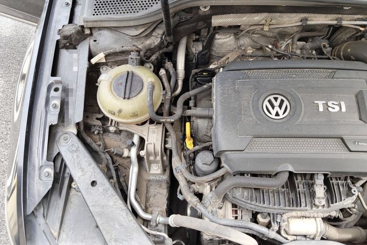 Used Volkswagen Magotan 2017 330TSI DSG Leading Model Engine Bay Right