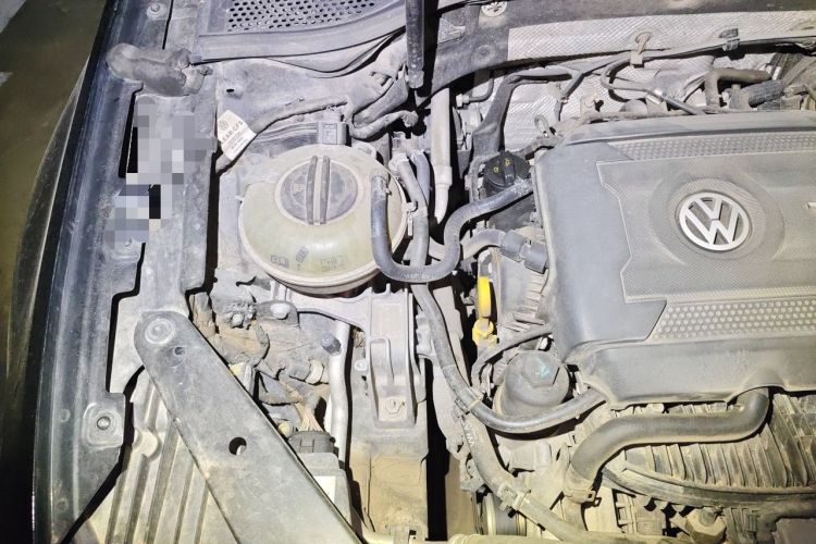 Used Volkswagen Magotan 2017 330TSI DSG Luxury Model Engine Bay Right