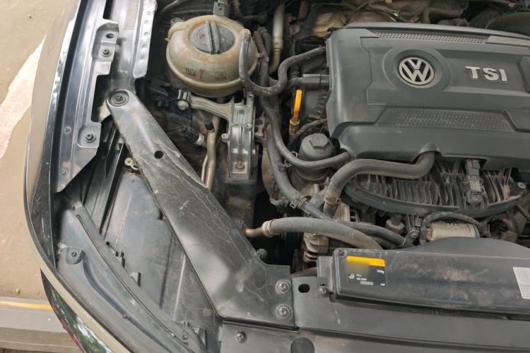 Used Volkswagen Magotan 2017 330TSI DSG Leading Model Engine Bay Right