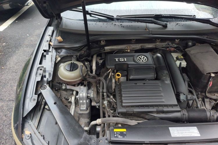 Used Volkswagen Magotan 2017 280TSI DSG Comfort Model Engine Bay Right