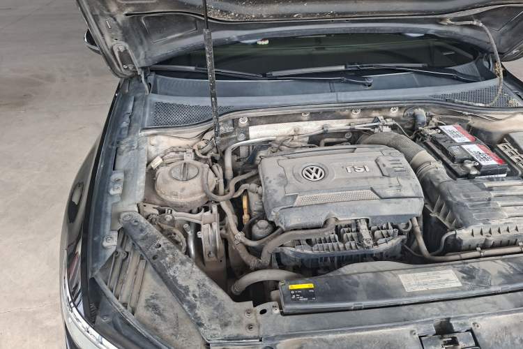 Used Volkswagen Magotan 2017 380TSI DSG Luxury Model Engine Bay Right
