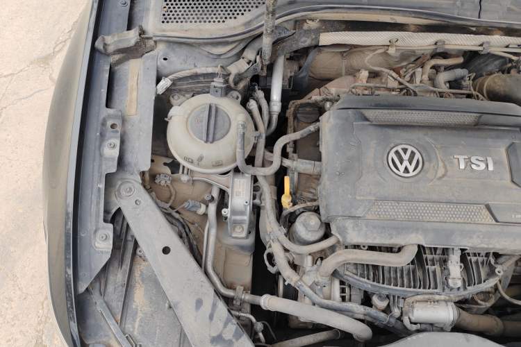 Used Volkswagen Magotan 2017 330TSI DSG Leading Model Engine Bay Right