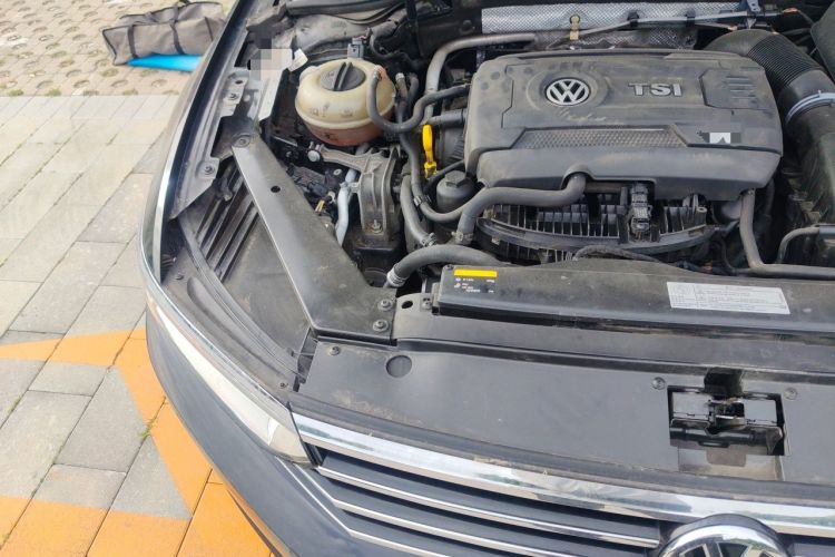 Used Volkswagen Magotan 2017 330TSI DSG Luxury Model Engine Bay Right