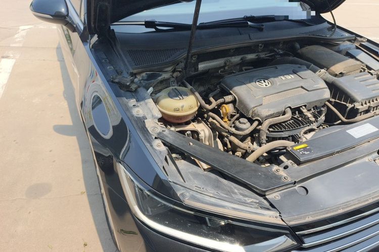 Used Volkswagen Magotan 2017 330TSI DSG Leading Model Engine Bay Right