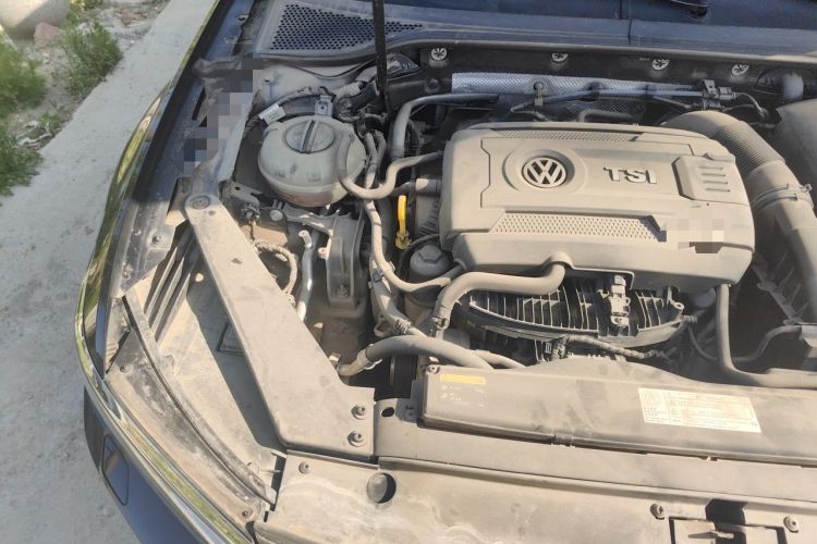 Used Volkswagen Magotan 2017 330TSI DSG Luxury Model Engine Bay Right