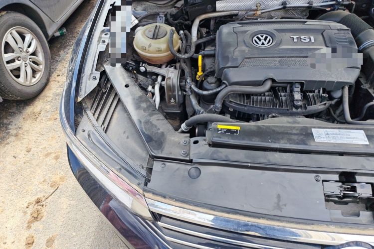 Used Volkswagen Magotan 2017 330TSI DSG Luxury Model Engine Bay Right