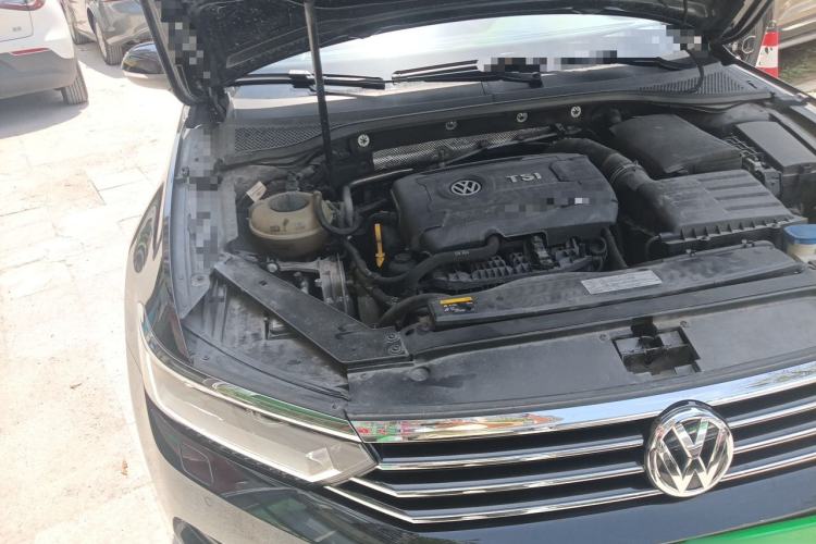 Used Volkswagen Magotan 2017 380TSI DSG Prestige Edition Engine Bay Right