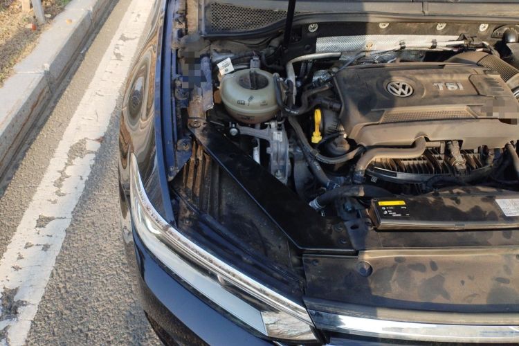 Used Volkswagen Magotan 2017 330TSI DSG Luxury Model Engine Bay Right