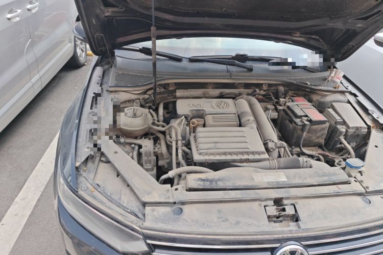Used Volkswagen Magotan 2017 280TSI DSG Comfort Model Engine Bay Right