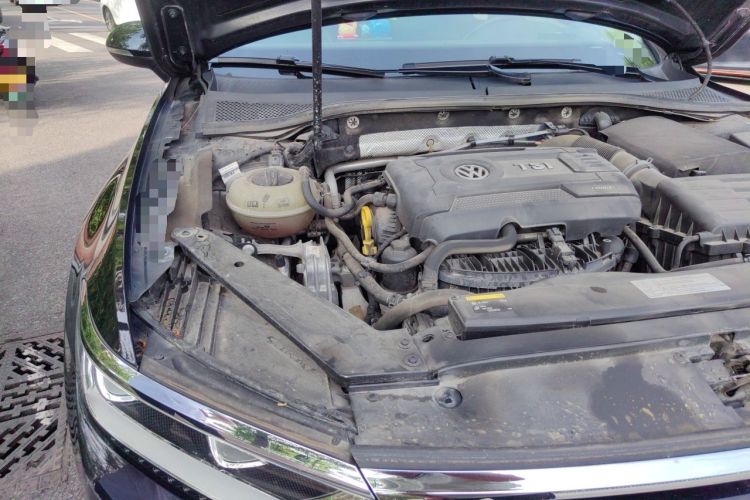 Used Volkswagen Magotan 2017 330TSI DSG Luxury Model Engine Bay Right