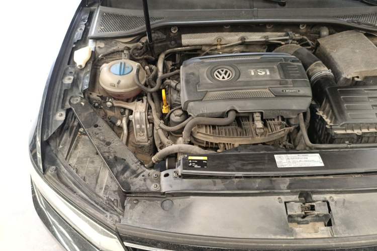 Used Volkswagen Magotan 2017 330TSI DSG Leading Model Engine Bay Right