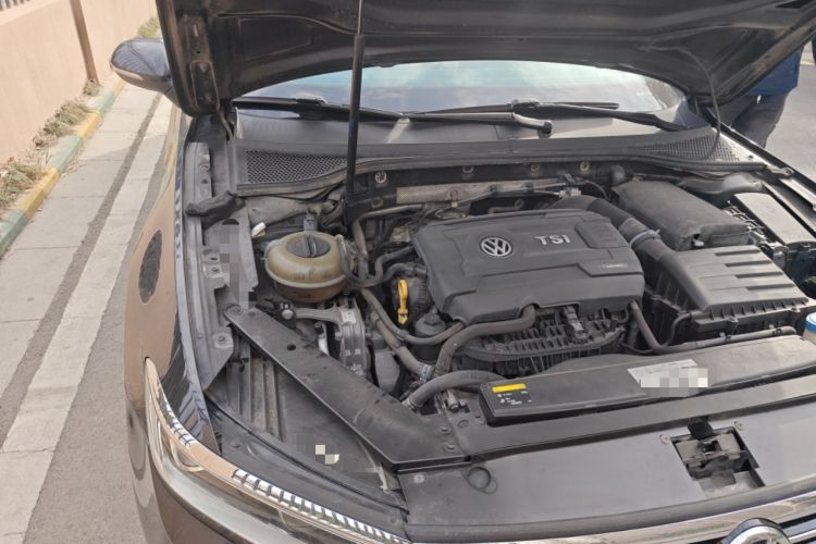 Used Volkswagen Magotan 2017 380TSI DSG Luxury Model Engine Bay Right