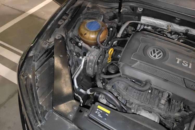 Used Volkswagen Magotan 2017 330TSI DSG Leading Model Engine Bay Right