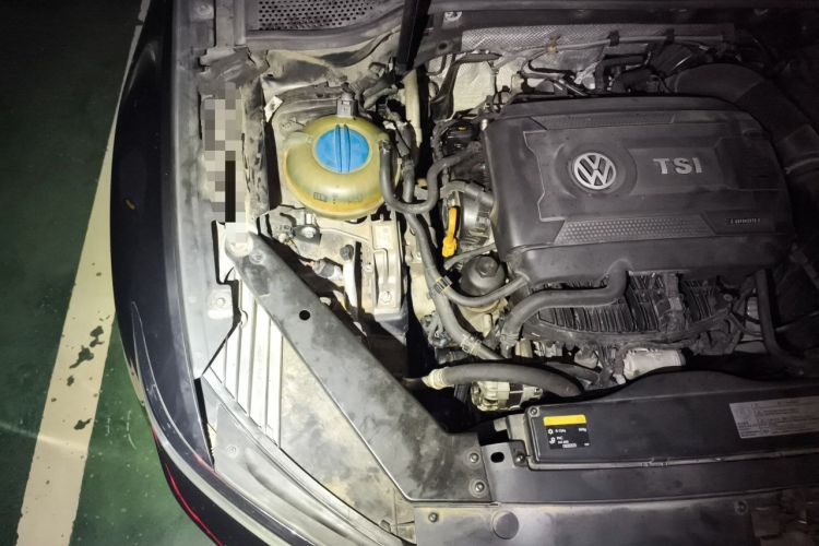 Used Volkswagen Magotan 2017 330TSI DSG Luxury Model Engine Bay Right