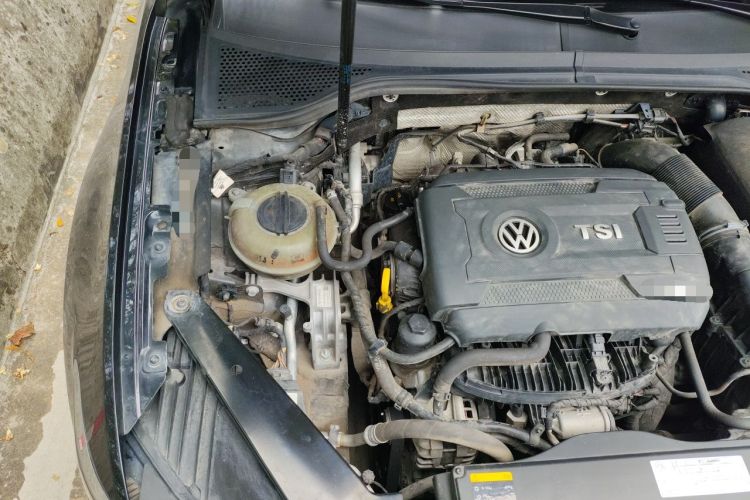 Used Volkswagen Magotan 2017 330TSI DSG Luxury Model Engine Bay Right