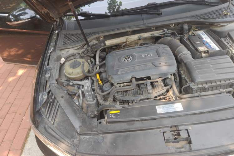 Used Volkswagen Magotan 2017 330TSI DSG Luxury Model Engine Bay Right