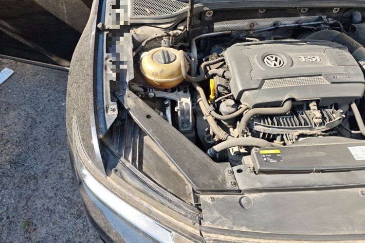 Used Volkswagen Magotan 2017 330TSI DSG Luxury Model Engine Bay Right