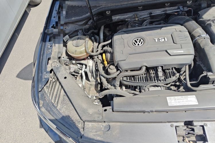 Used Volkswagen Magotan 2017 330TSI DSG Luxury Model Engine Bay Right