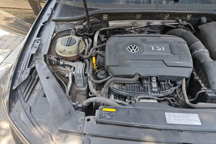 Used Volkswagen Magotan 2017 330TSI DSG Leading Model Engine Bay Right