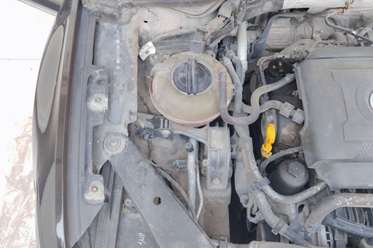Used Volkswagen Magotan 2017 330TSI DSG Leading Model Engine Bay Right