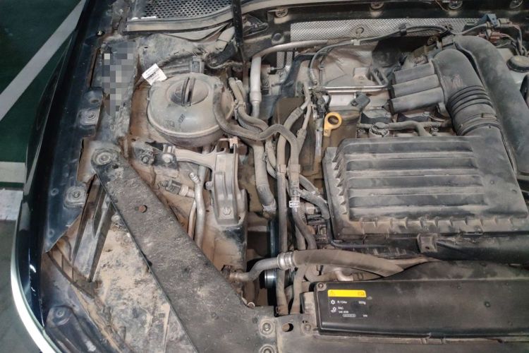 Used Volkswagen Magotan 2017 280TSI DSG Comfort Model Engine Bay Right