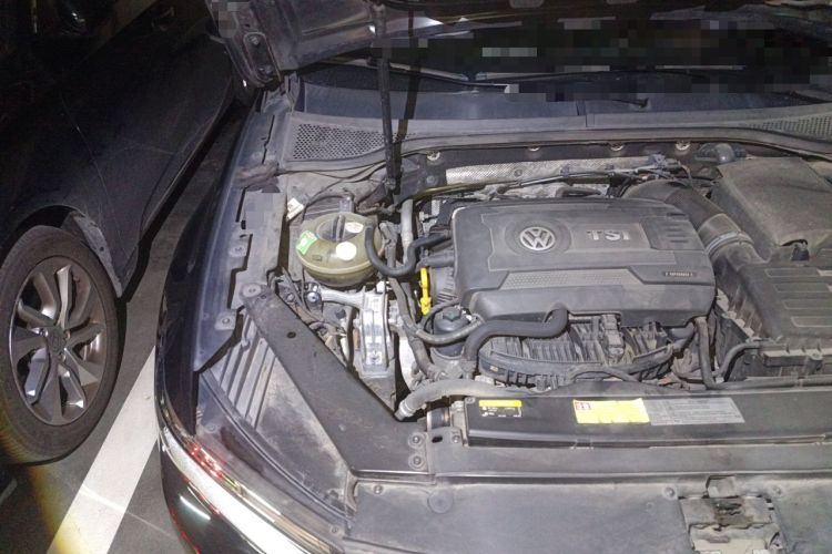 Used Volkswagen Magotan 2017 330TSI DSG Luxury Model Engine Bay Right