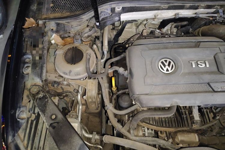 Used Volkswagen Magotan 2017 330TSI DSG Luxury Model Engine Bay Right