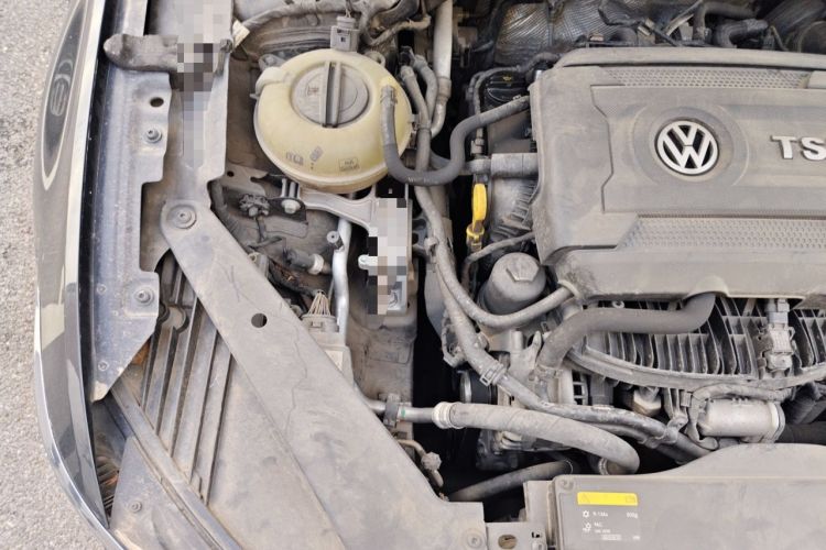 Used Volkswagen Magotan 2017 330TSI DSG Luxury Model Engine Bay Right