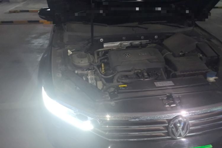 Used Volkswagen Magotan 2017 330TSI DSG Luxury Model Engine Bay Right