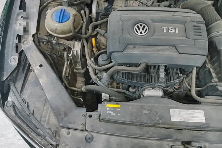 Used Volkswagen Magotan 2017 330TSI DSG Luxury Model Engine Bay Right