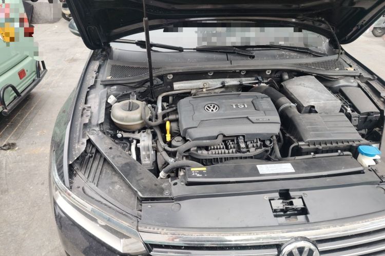 Used Volkswagen Magotan 2017 380TSI DSG Luxury Model Engine Bay Right