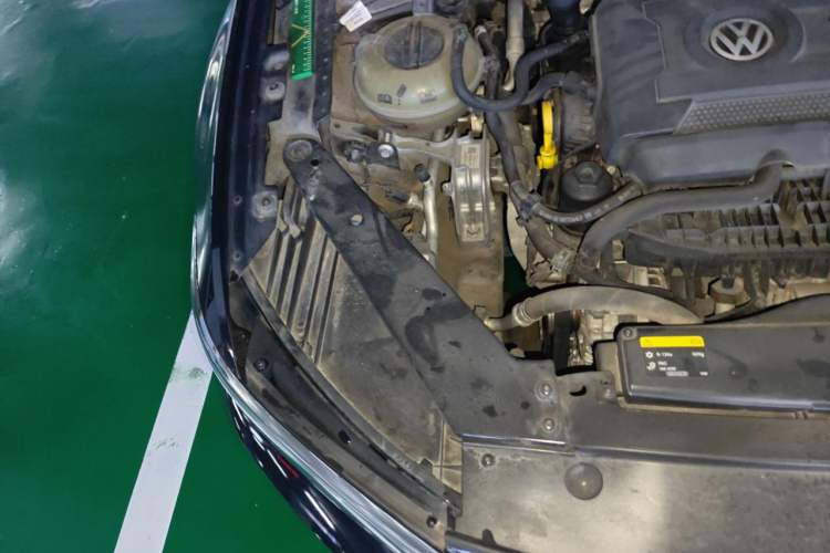 Used Volkswagen Magotan 2017 380TSI DSG Luxury Model Engine Bay Right