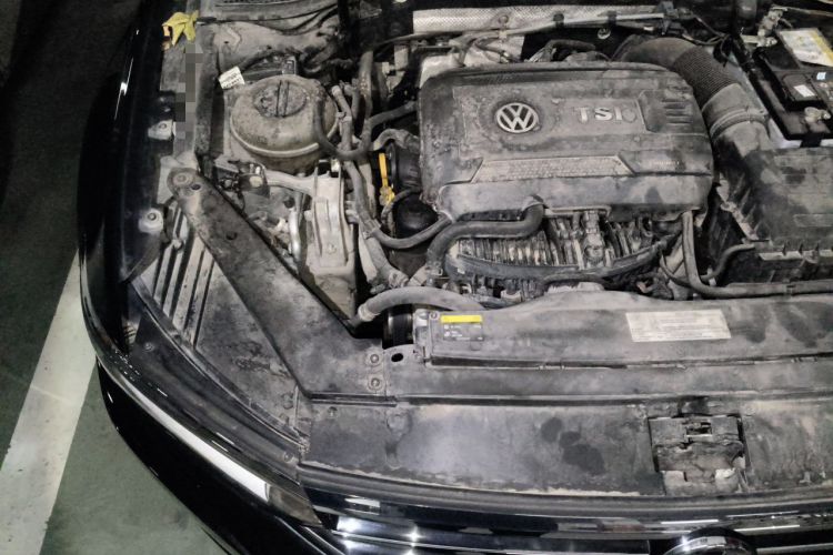 Used Volkswagen Magotan 2017 330TSI DSG Luxury Model Engine Bay Right