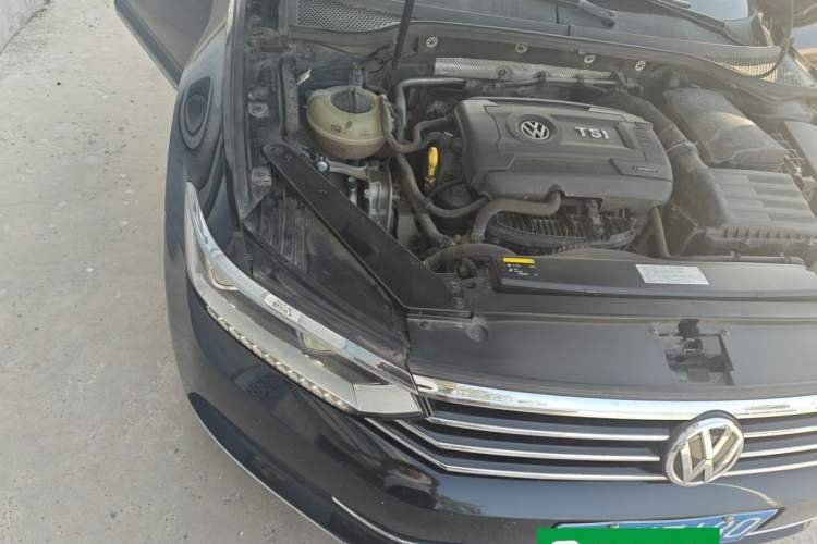 Used Volkswagen Magotan 2017 330TSI DSG Luxury Model Engine Bay Right