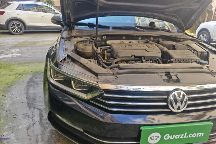 Used Volkswagen Magotan 2017 380TSI DSG Luxury Model Engine Bay Right