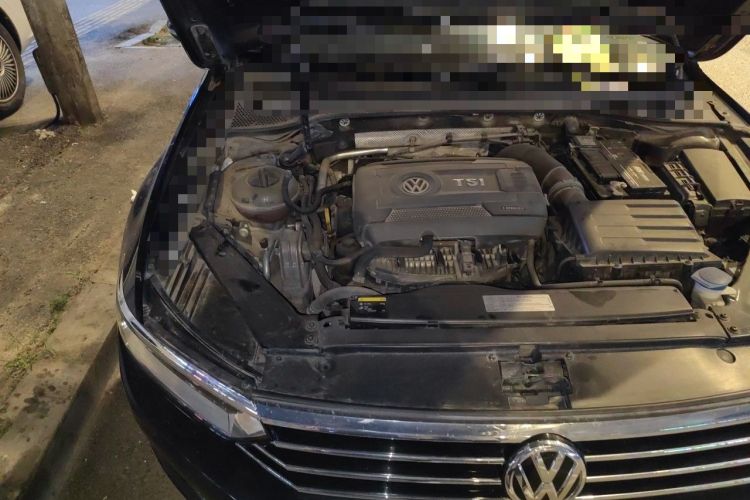 Used Volkswagen Magotan 2017 330TSI DSG Luxury Model Engine Bay Right