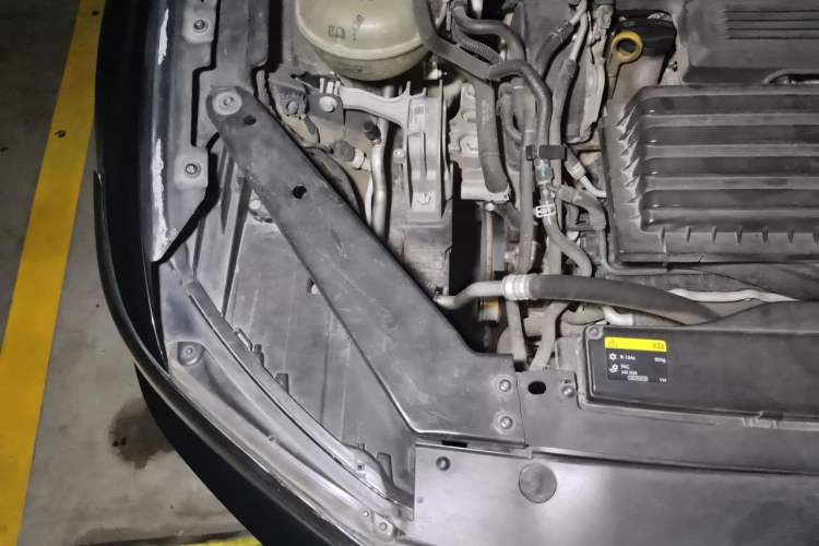 Used Volkswagen Magotan 2017 280TSI DSG Leading Edition Engine Bay Right