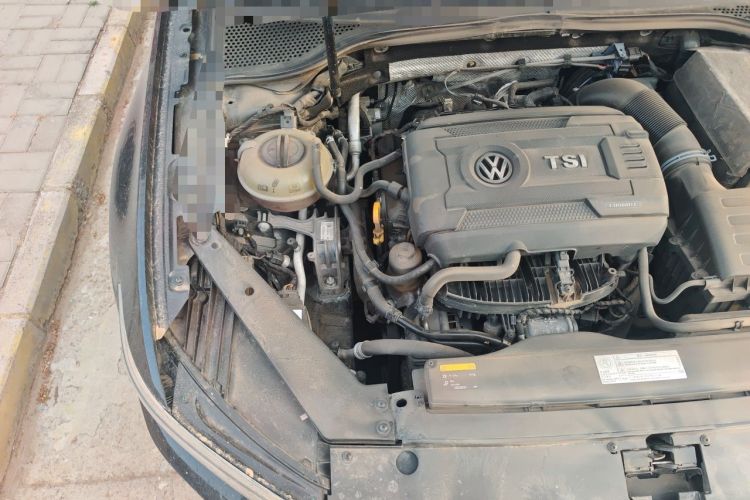 Used Volkswagen Magotan 2017 330TSI DSG Luxury Model Engine Bay Right