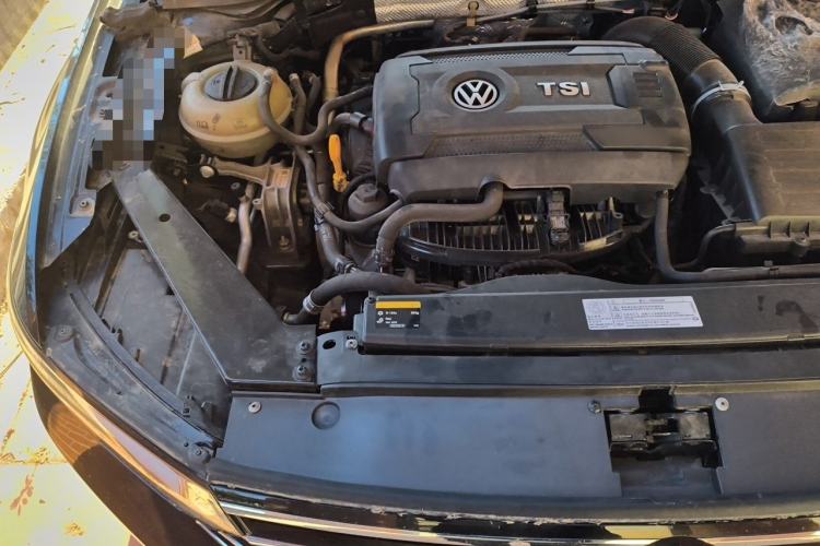 Used Volkswagen Magotan 2017 330TSI DSG Leading Model Engine Bay Right