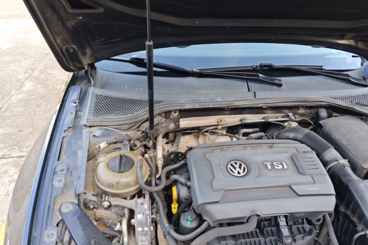 Used Volkswagen Magotan 2017 380TSI DSG Luxury Model Engine Bay Right
