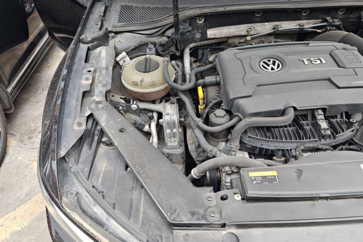 Used Volkswagen Magotan 2017 330TSI DSG Leading Model Engine Bay Right
