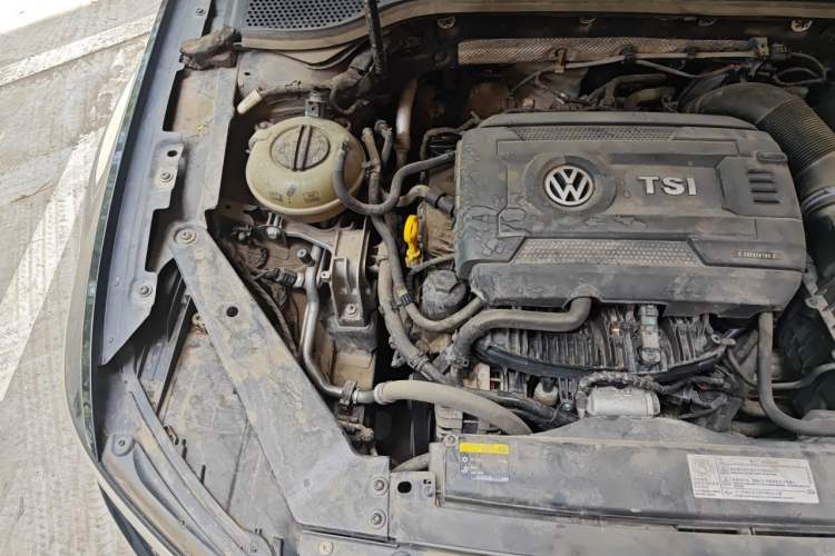 Used Volkswagen Magotan 2017 330TSI DSG Leading Model Engine Bay Right