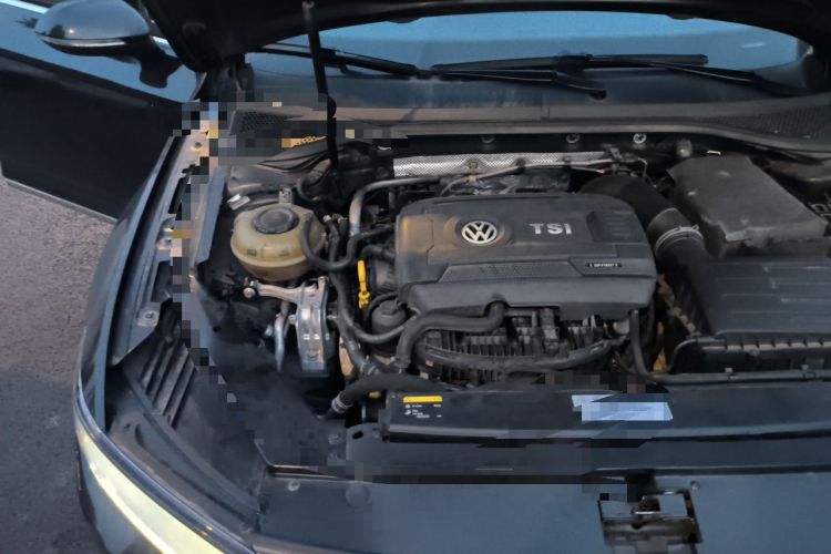 Used Volkswagen Magotan 2017 330TSI DSG Luxury Model Engine Bay Right