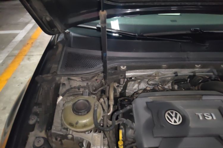 Used Volkswagen Magotan 2017 330TSI DSG Leading Model Engine Bay Right