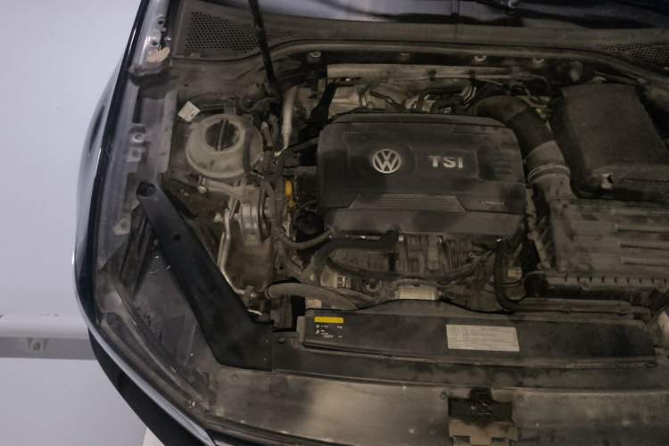 Used Volkswagen Magotan 2017 330TSI DSG Leading Model Engine Bay Right