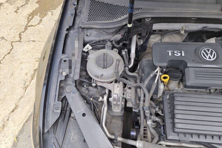 Used Volkswagen Magotan 2017 280TSI DSG Comfort Model Engine Bay Right
